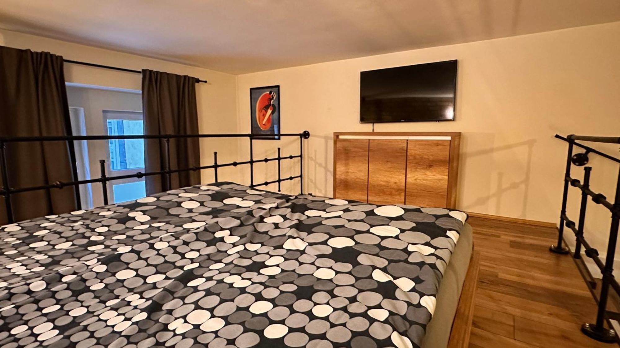 Ultra Modern Home Budapest Bagian luar foto